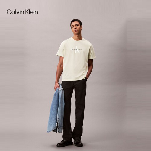 CK Jeans25春夏男士经典字母绣印休闲纯棉圆领短袖T恤 4RB862G