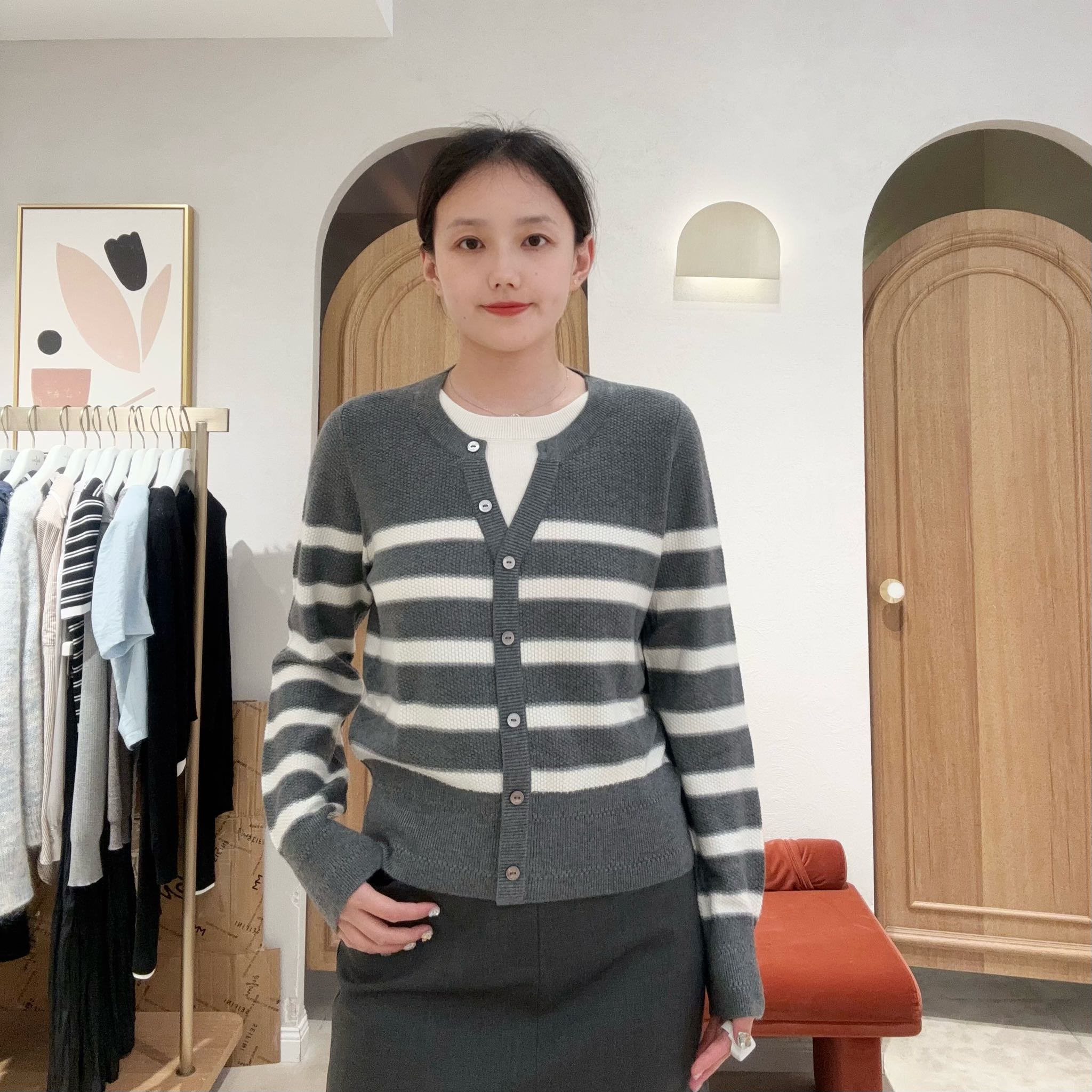 伊芙丽女士简约时尚针织衫1F9132212
