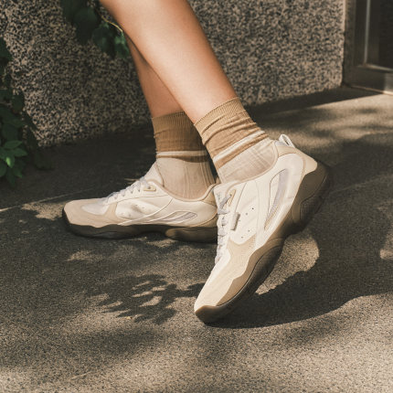 FILA 斐乐官方女FOUNTAIN摩登运动2025秋季新款薄底鞋F12W531105F