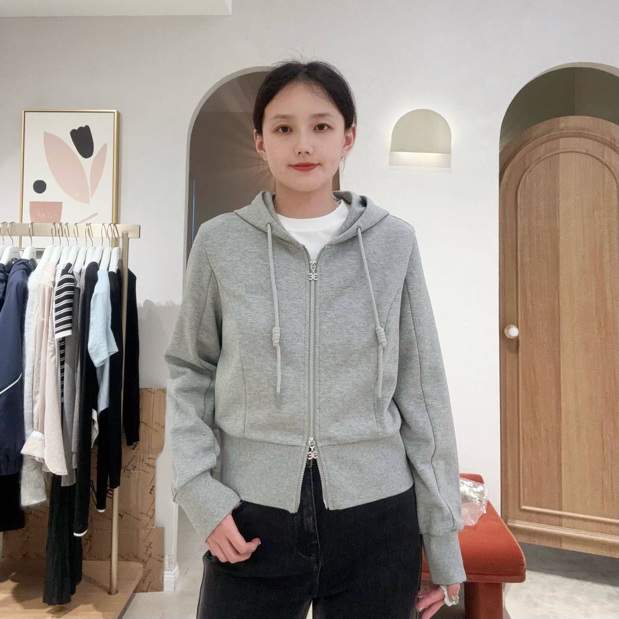 伊芙丽女士简约时尚卫衣1F9100113