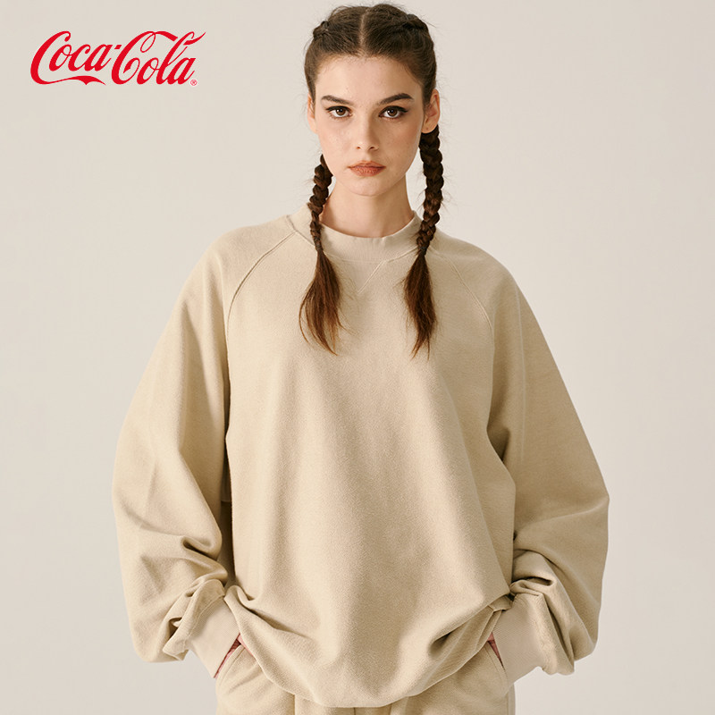 可口可乐Coke系列 毛圈布反做贴布绣插肩圆领卫衣男女同款