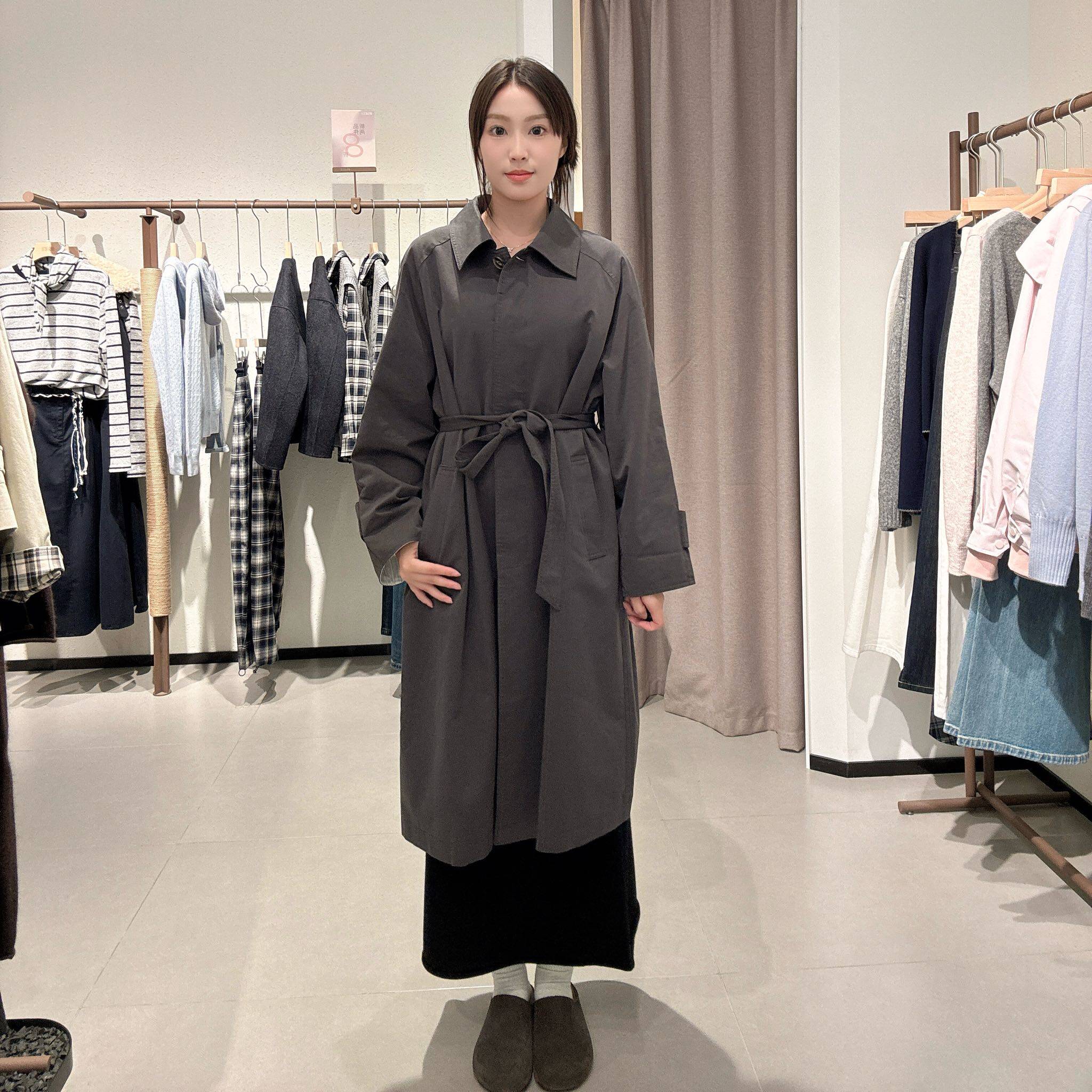 本涩女士时尚简约袖口翻条风衣F1428A01