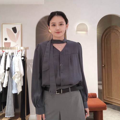 伊芙丽女士简约时尚衬衫1F7421871MS