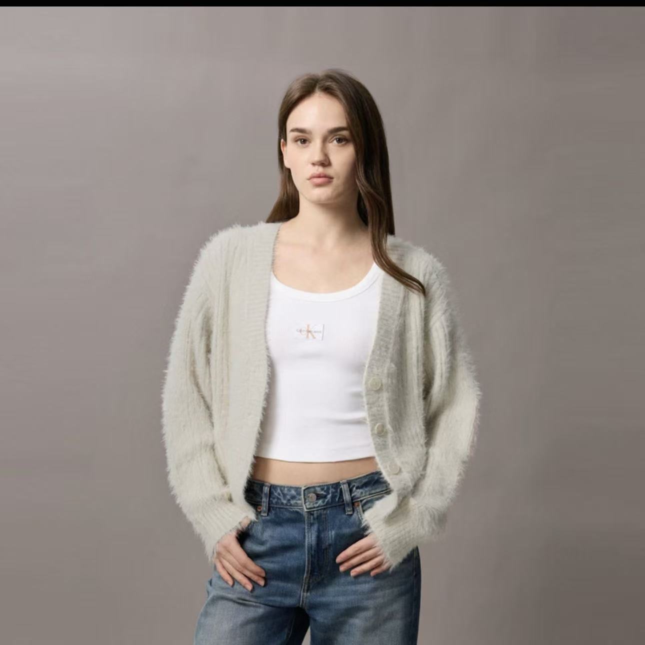 CK Jeans25秋季新女优雅通勤毛绒绒宽松短款V领针织开衫47D388G