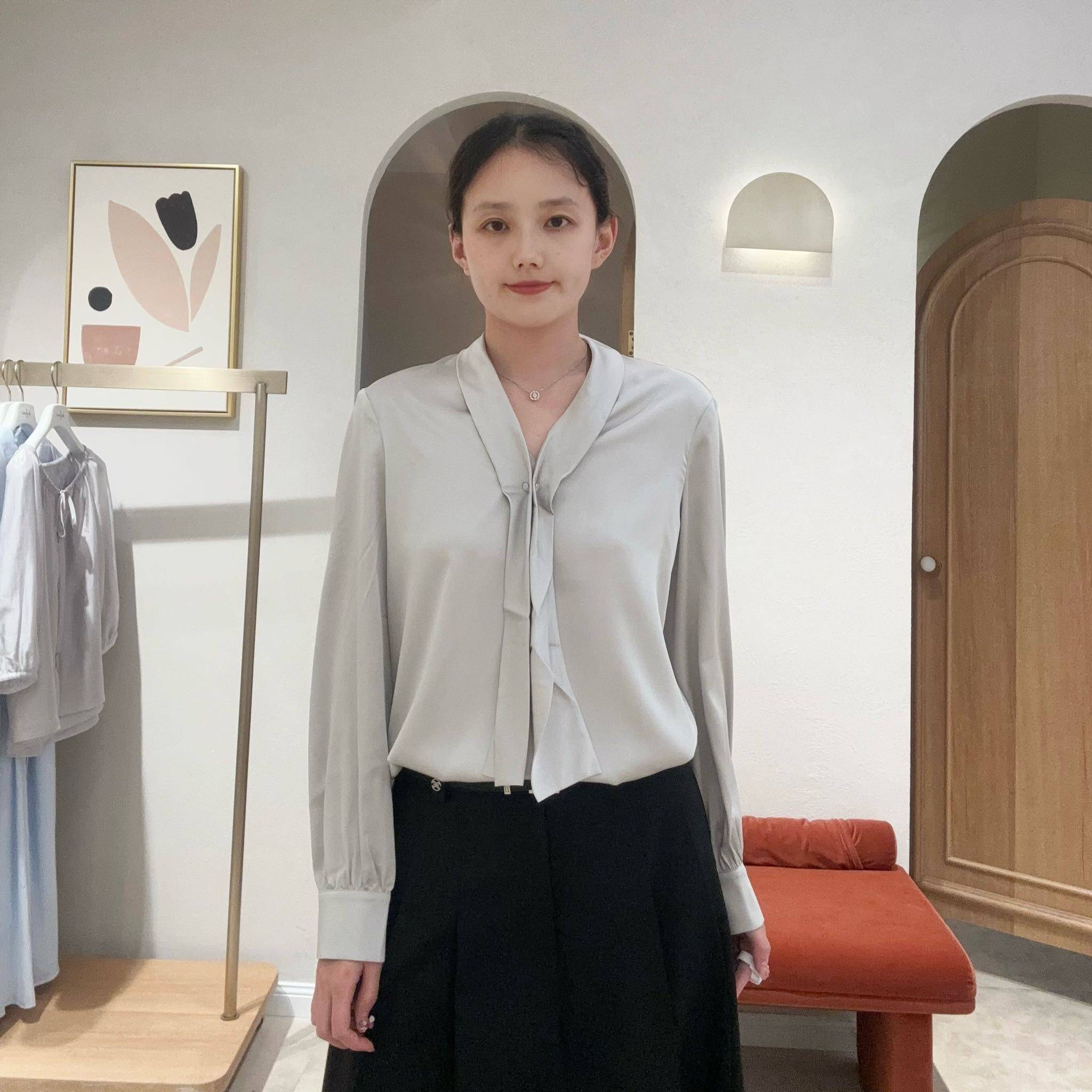 伊芙丽女士简约时尚衬衫1F8221631