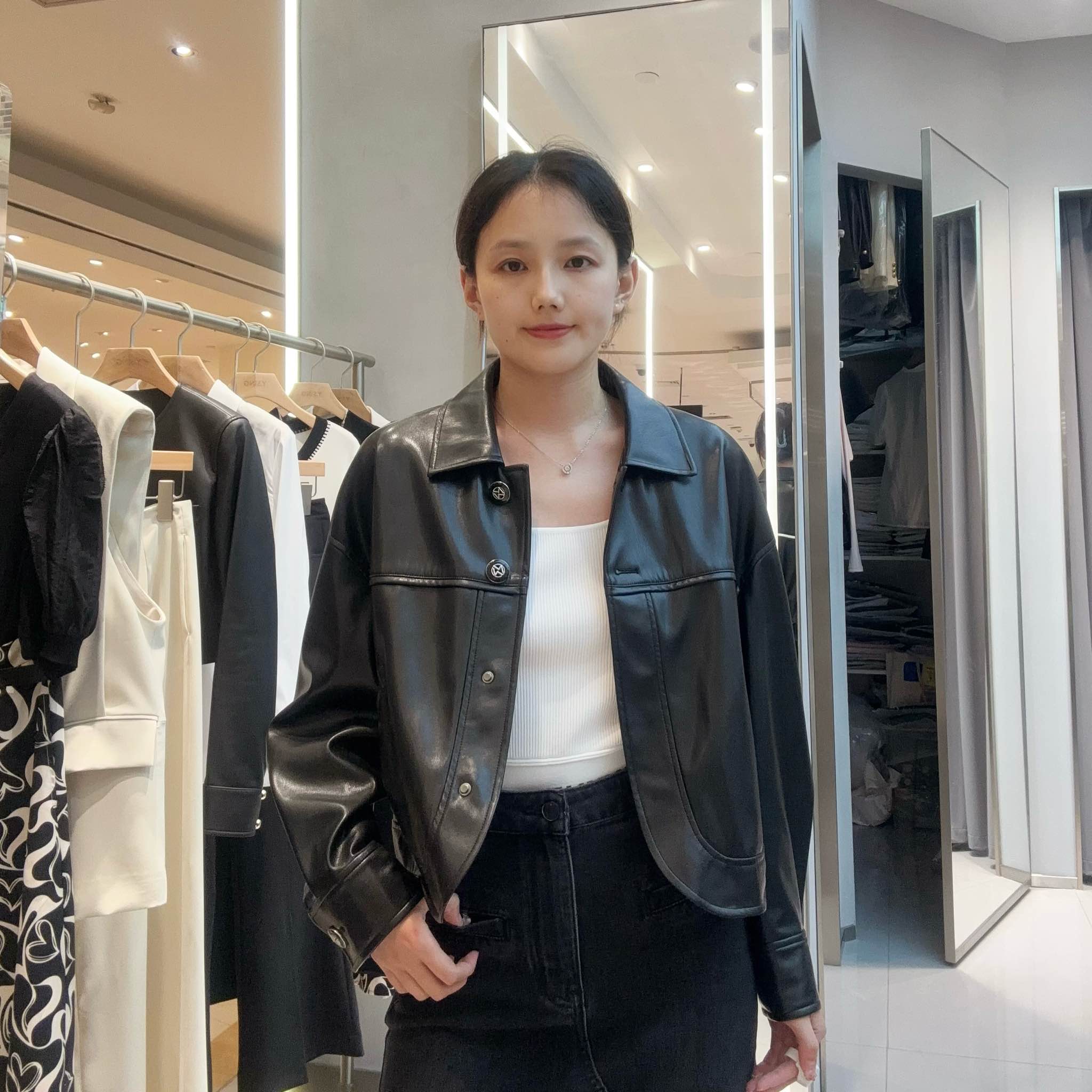 衣香丽影 女士简约时尚外套140821601