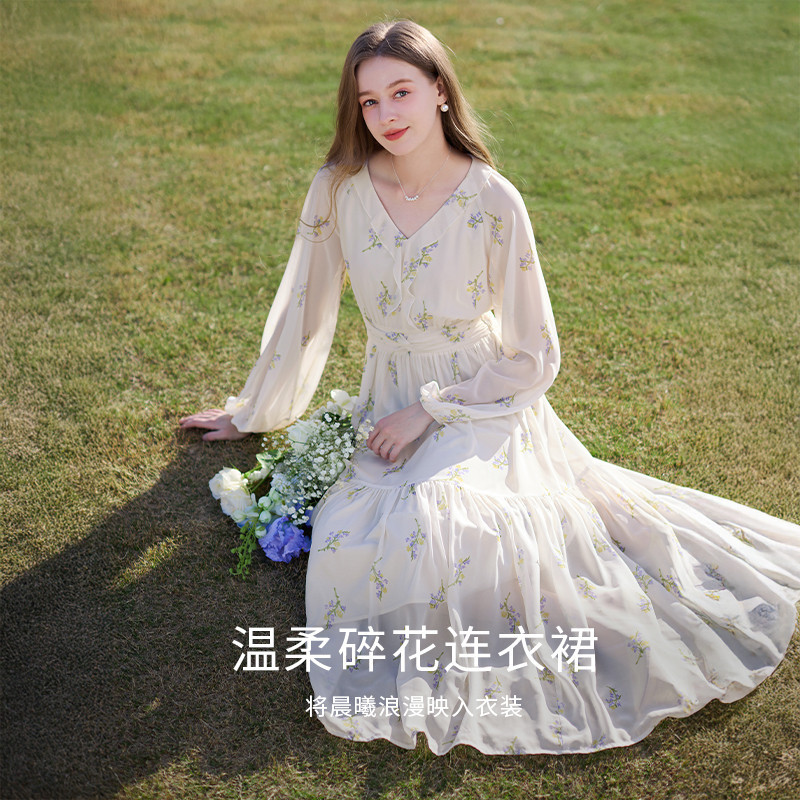 香影法式碎花V领洋装女长袖2026春季新款温柔风收腰a字蛋糕长裙