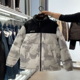 太平鸟男士简约时尚羽绒服B2ACE4424