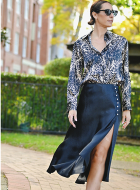 PassionWeekend「Betty 流光幻影」缎面压花半身裙钻扣高开衩半裙