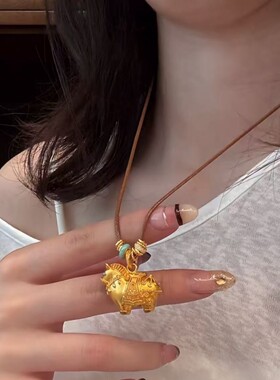 沙金胖马盘缠皮绳马上有钱本命年唐马挂坠长款项链女毛衣链吊坠款