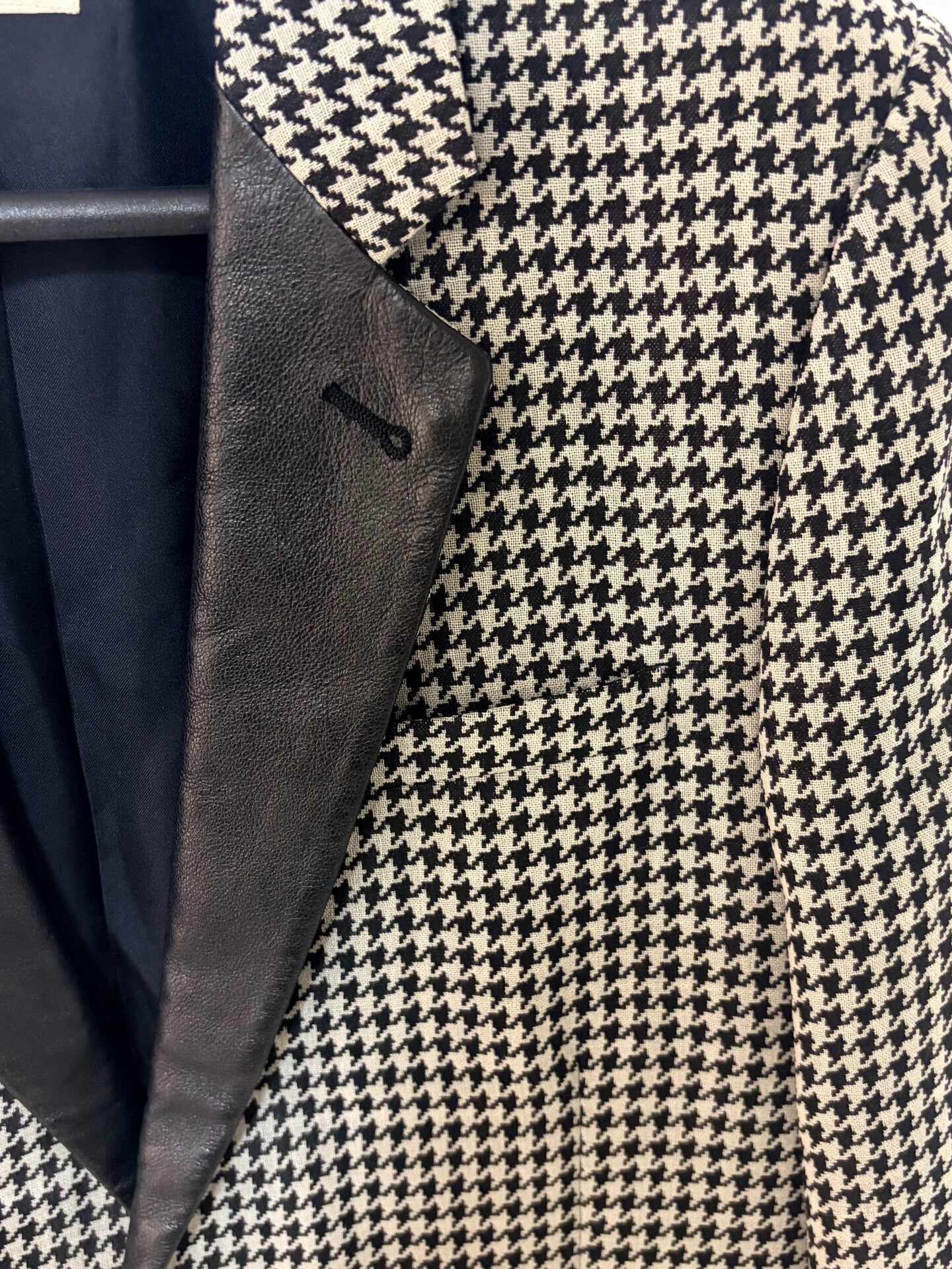 Saint Laurent Houndstooth Leather Collar Smoking Blazer — detail
