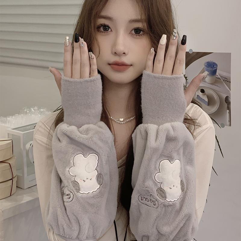 毛绒袖套女秋冬短款办公室上班干活防脏套袖冬季手袖头羽绒服护袖
