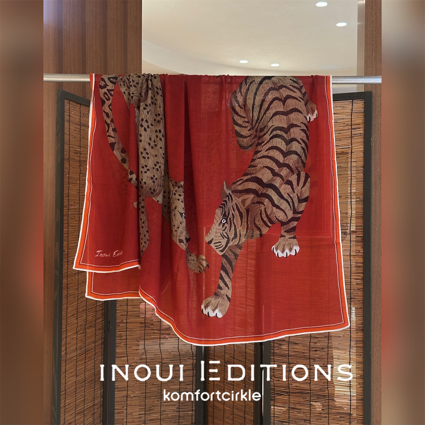 INOUI EDITIONS 130*130豹子老虎羊毛印花方巾丝巾围巾披肩法国