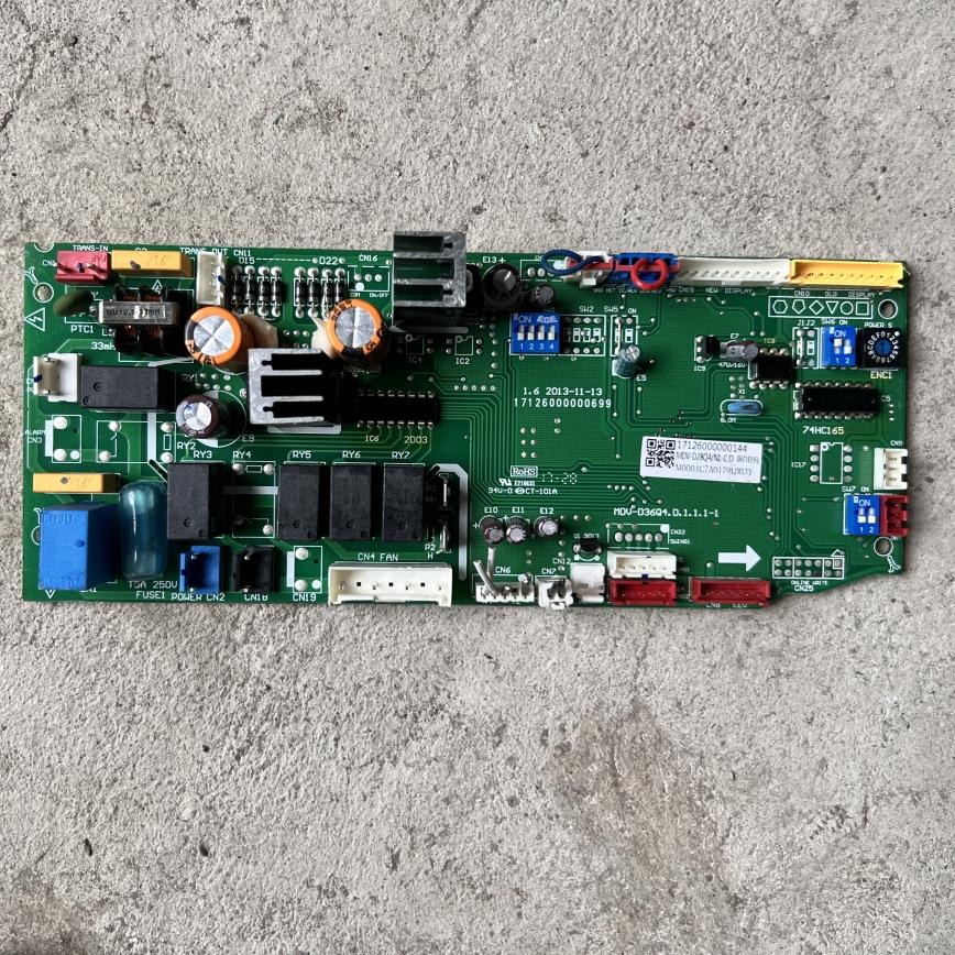 空调MDV-D28Q4室内主控板美的