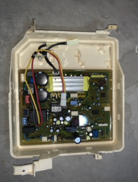 东芝洗衣机WUC-071XQG80-EHSF 电脑板J136017601U显示板