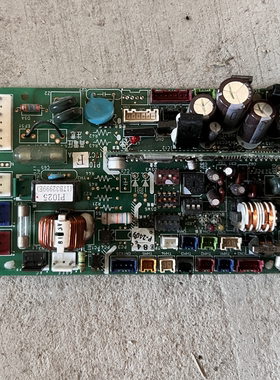 日立中央空调 控制板 电脑板 主板17B32999E 17B33615D PI025-SA3