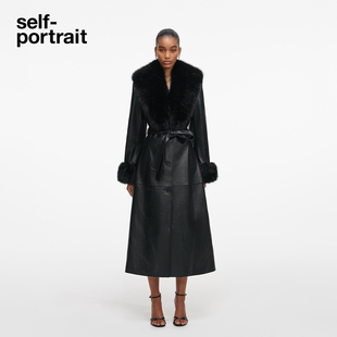 黑可拆卸毛领长款 self 经典 2026早春新款 绵羊皮风衣外套 portrait