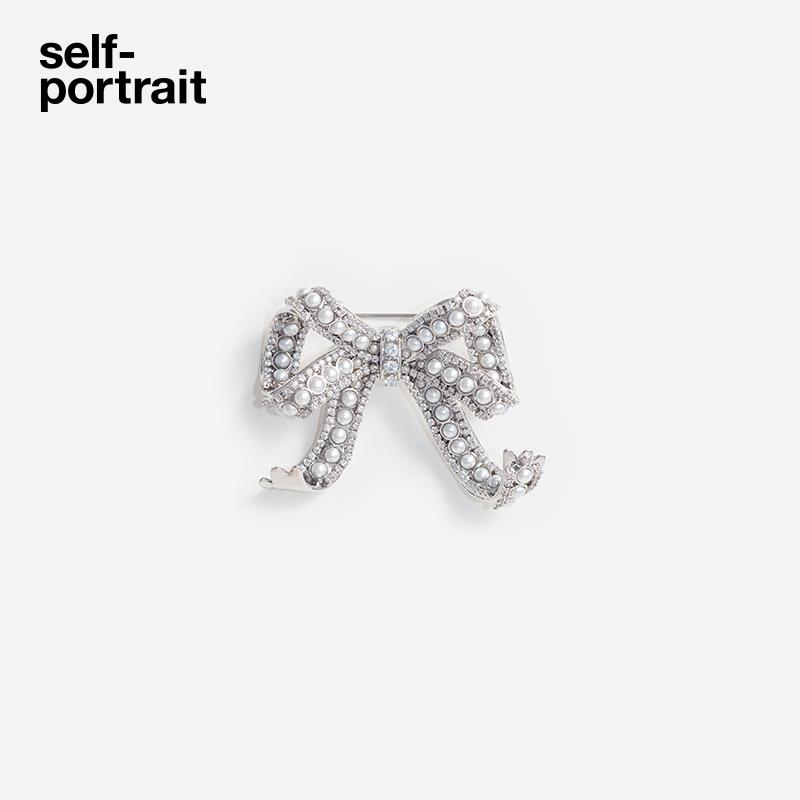 [送礼]self-portrait 2025早春银色甜美仿珍珠设计蝴蝶结胸针