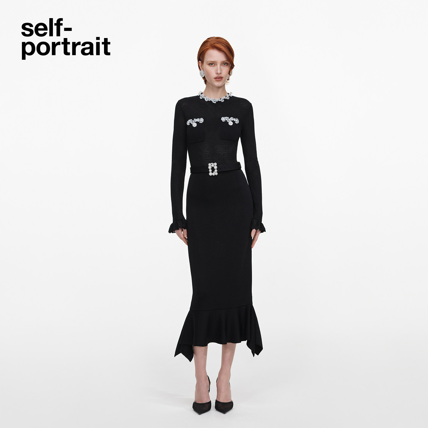 self-portrait 2026秋冬新款经典黑钻饰镂空针织设计感连衣裙