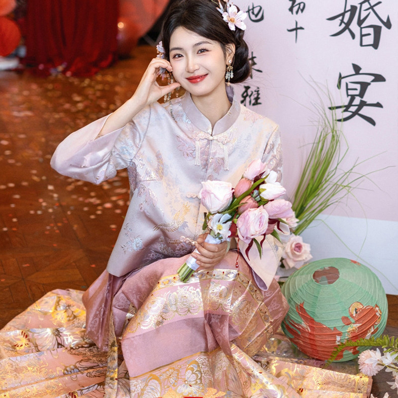 新中式织金马面汉服套装租赁