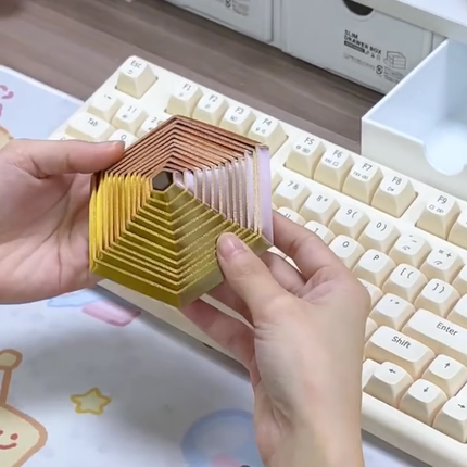 3D打印六边形螺旋塔创意魔幻立体旋转可旋转错觉解压玩具桌面摆件