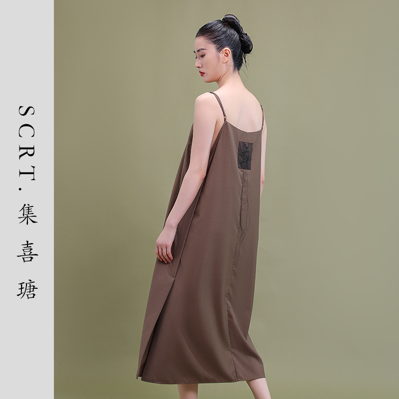 工刺绣羊毛吊带连衣裙