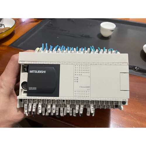 议价s菱PLC-FX3GA-60MR-CM 一台 成色如图(