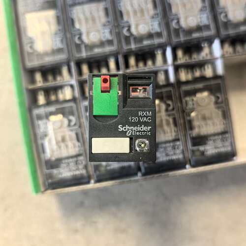 插拔式继电器RXM42F7，正品