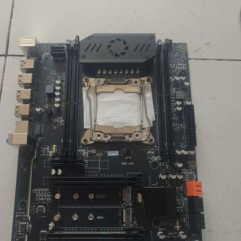 议价昂讯X99 DS4主板 品 成色还可以 接口齐全 支持2图片