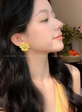 海边度假~ 波西米亚风黄色太阳花朵耳环女2025年新款甜美拍照耳饰