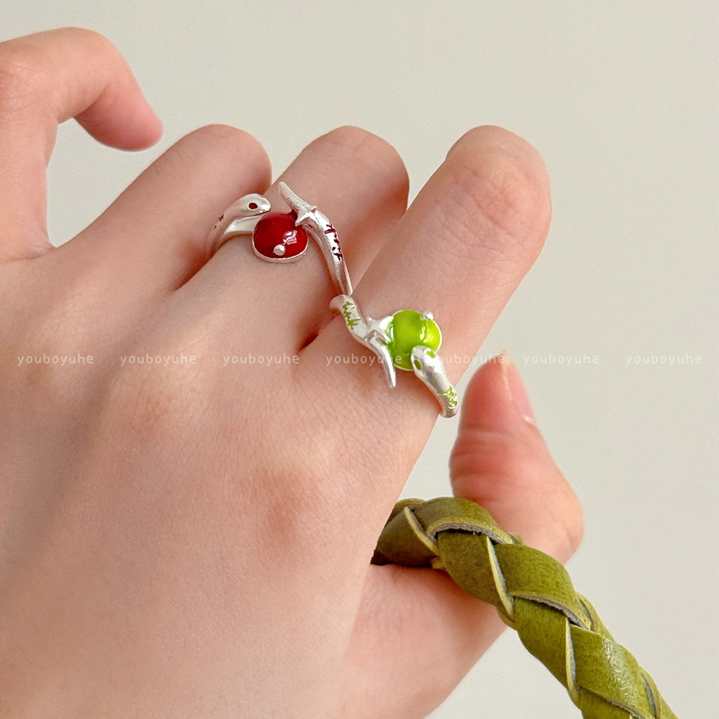 原创设计感青红苹果与蛇戒指女