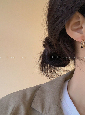 S925纯银针金色素圈耳环女款2025新款爆款耳钉轻奢高级感耳圈耳饰