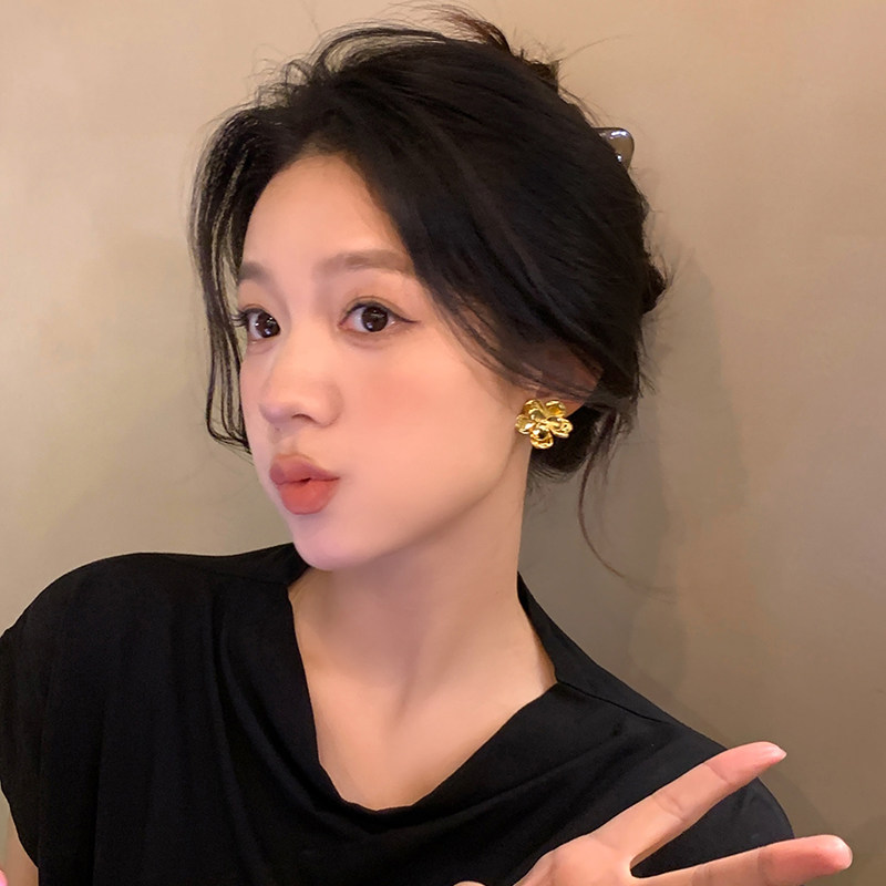 金色花朵耳钉女轻奢复古小众设计高级感耳环2025新款独特设计耳饰,饰品/流行首饰/时尚饰品新,耳钉,淘宝优惠券,粉丝福利购,淘宝优惠卷