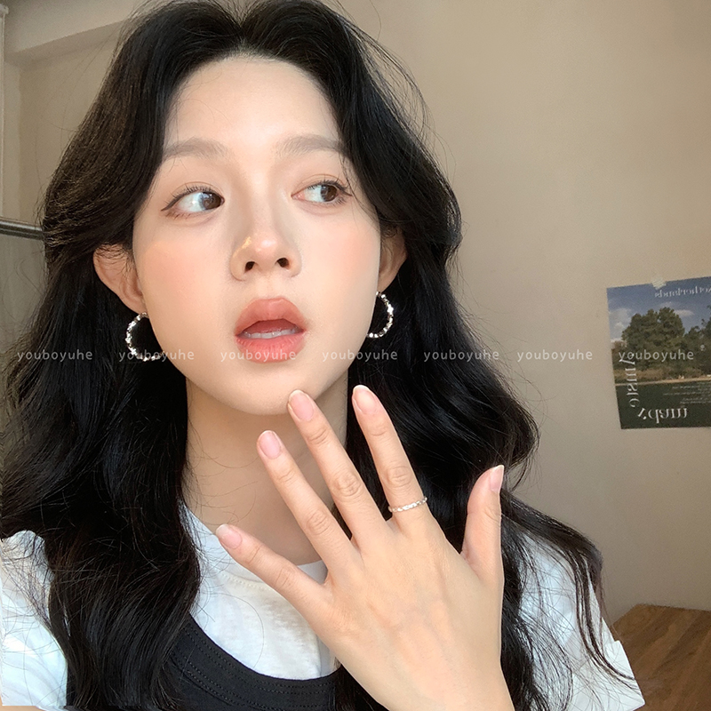 高级感碎银子圈圈耳环女2025新款小众设计简约耳圈冷淡风圆脸耳饰