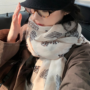 老钱风米白爱心豹纹披肩女2026年新款轻奢高级感围巾气质薄款配饰