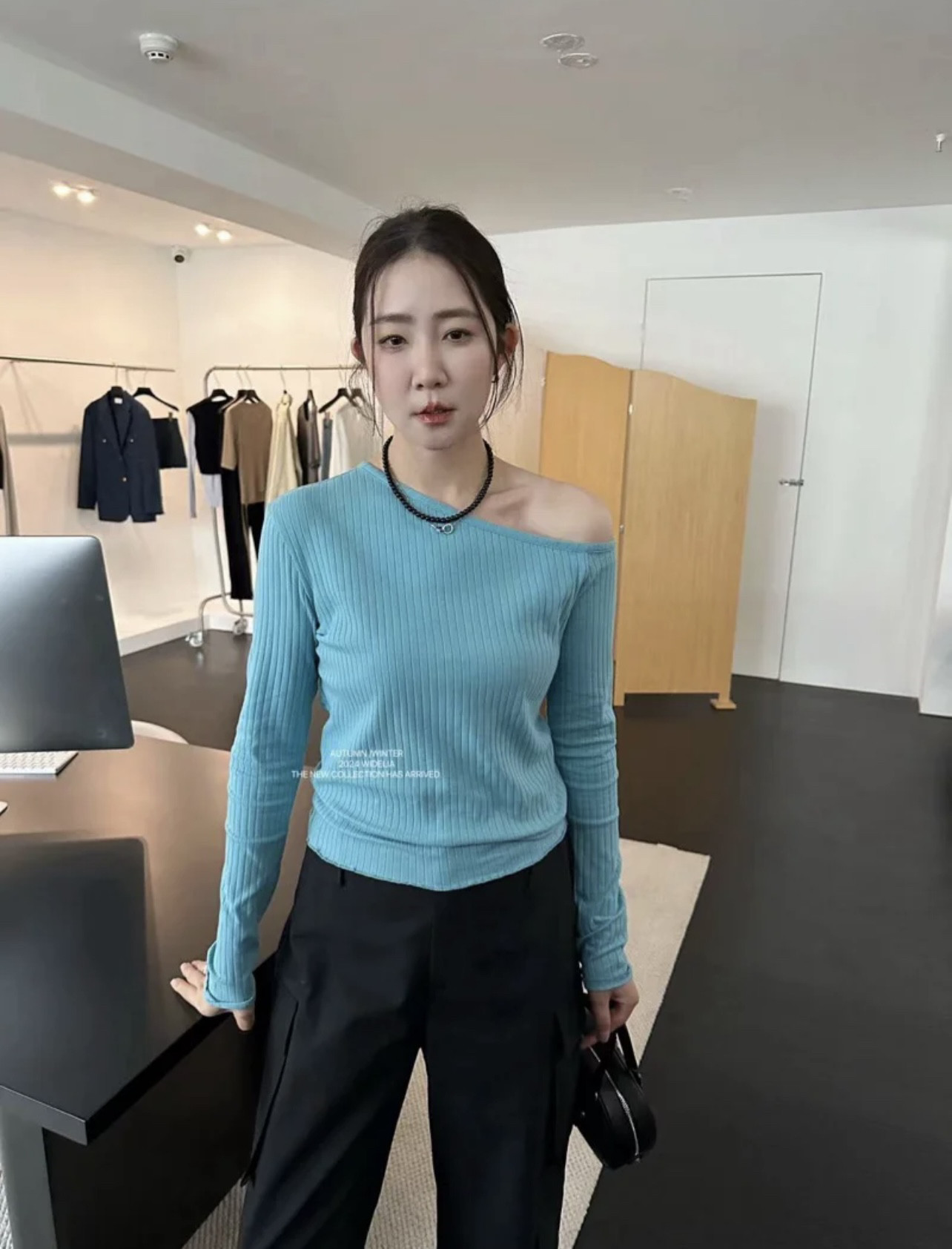 Widelia 十三行老板娘春秋韩版修身显瘦不规则设计露肩T恤8039