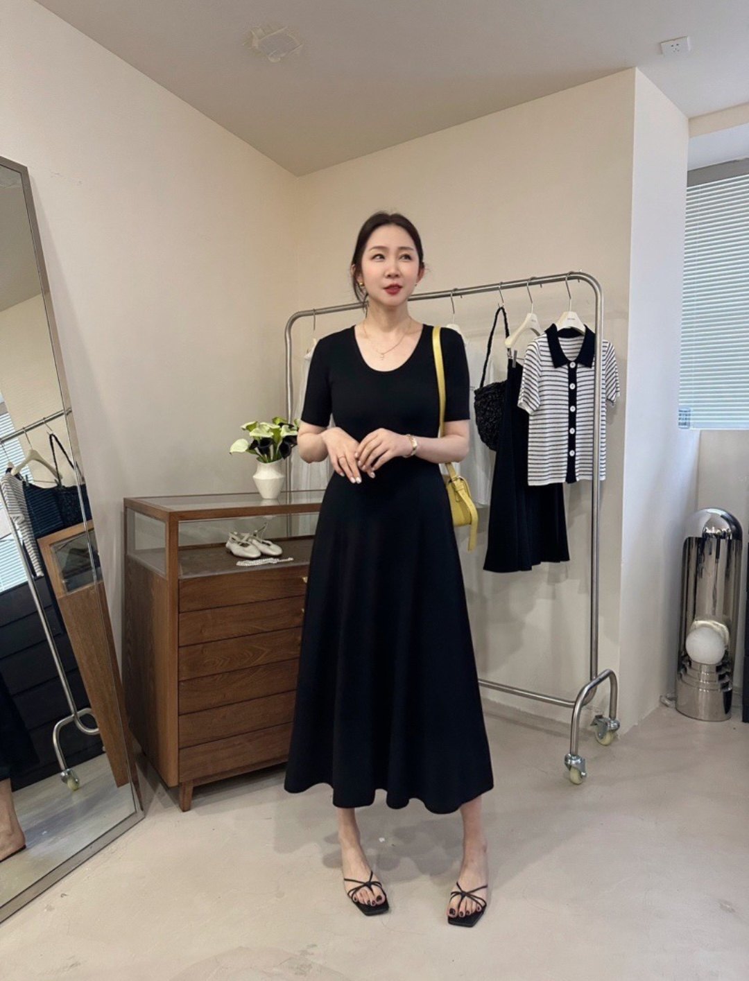Widelia十三行老板娘春夏韩版U领黑色连衣裙中长款大摆裙7161潮