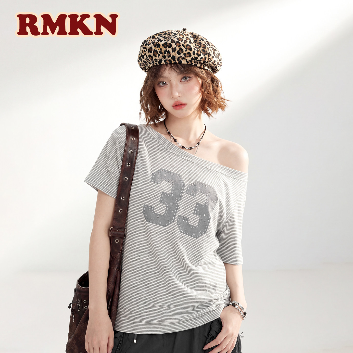 RMKN夏季斜肩短袖女数字印花露肩t恤美式辣妹休闲条纹短款上衣