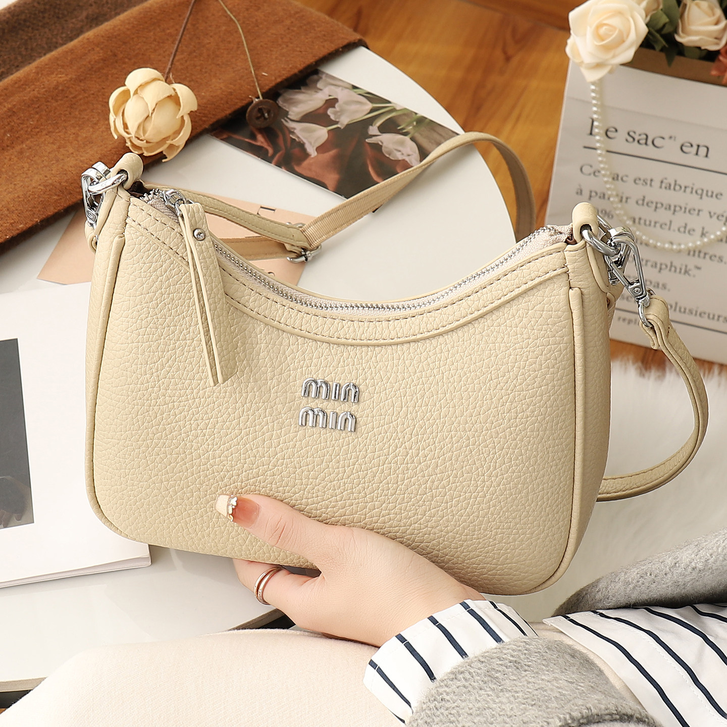 腋下包手提女包2026新款高级感软皮月牙包百搭通勤单肩斜挎包小包