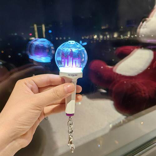 gidle 二应援棒钥匙扣 城堡灯挂件 周边同款