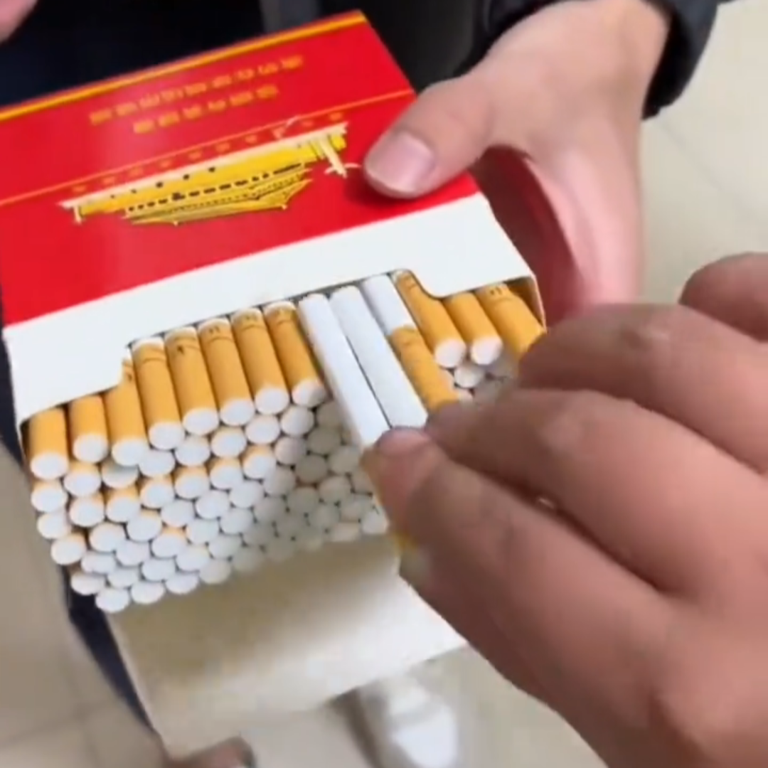 网红创意大容量200支装大烟盒搞怪整蛊荷花华子利群空盒酒桌道具