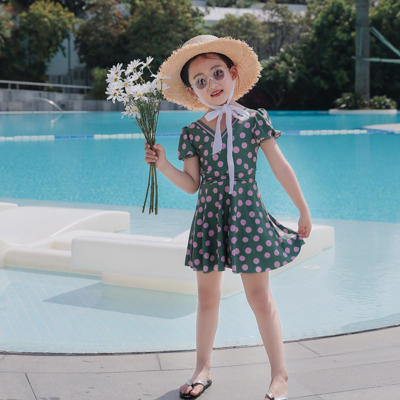 Green parent-child swimsuit mother-daughter one-piece polka dot skirt summer slim children's vacation short-sleeved conservative outfit 2025 new style