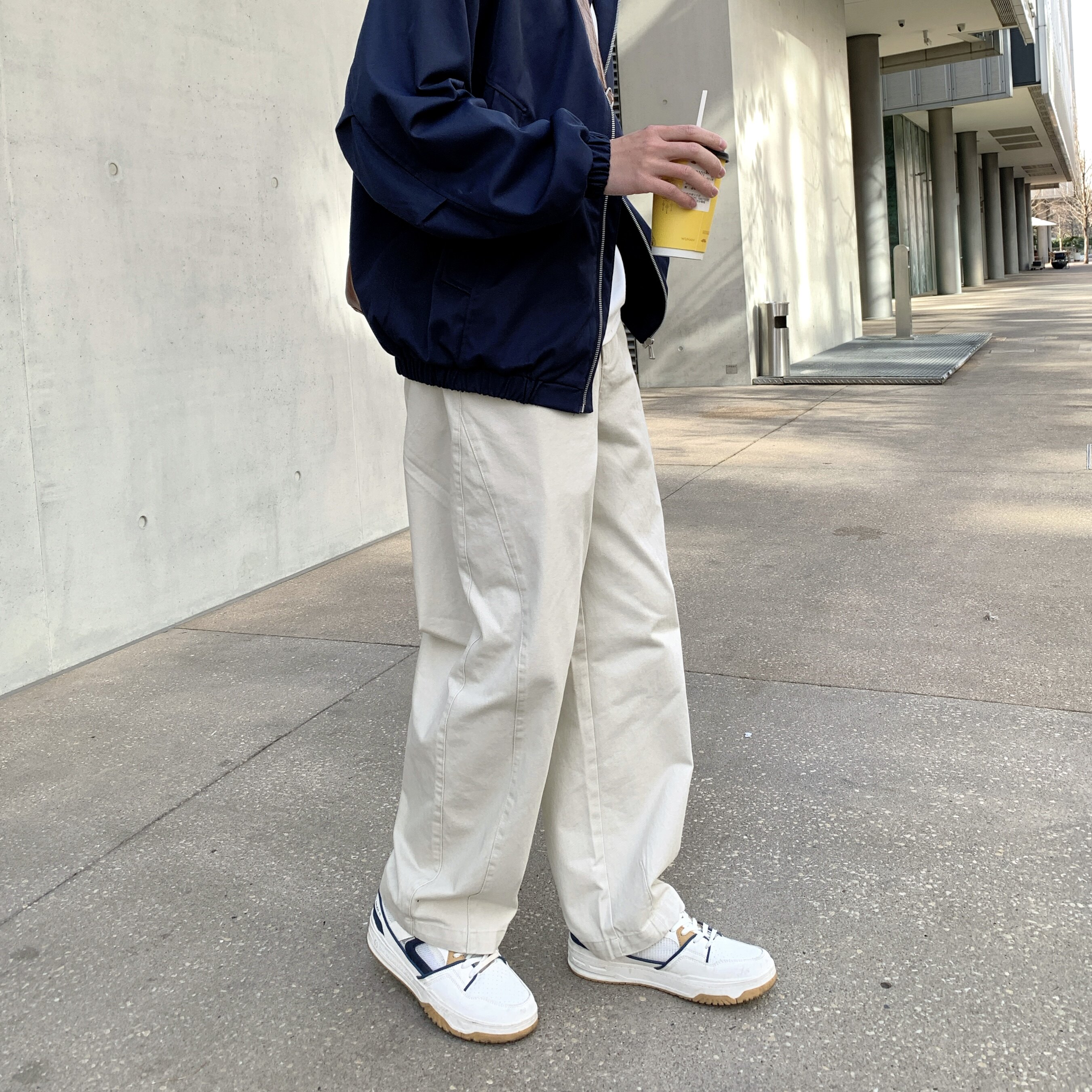 解构杏色垂感直筒休闲裤男生秋季图片