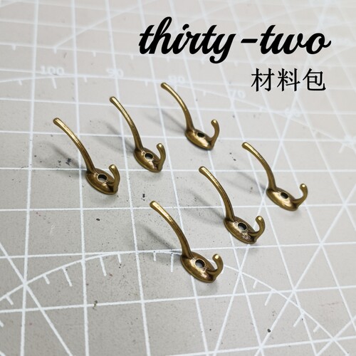 DIY娃屋配件迷你衣架挂钩 复古金属挂钩 BJD6分衣架