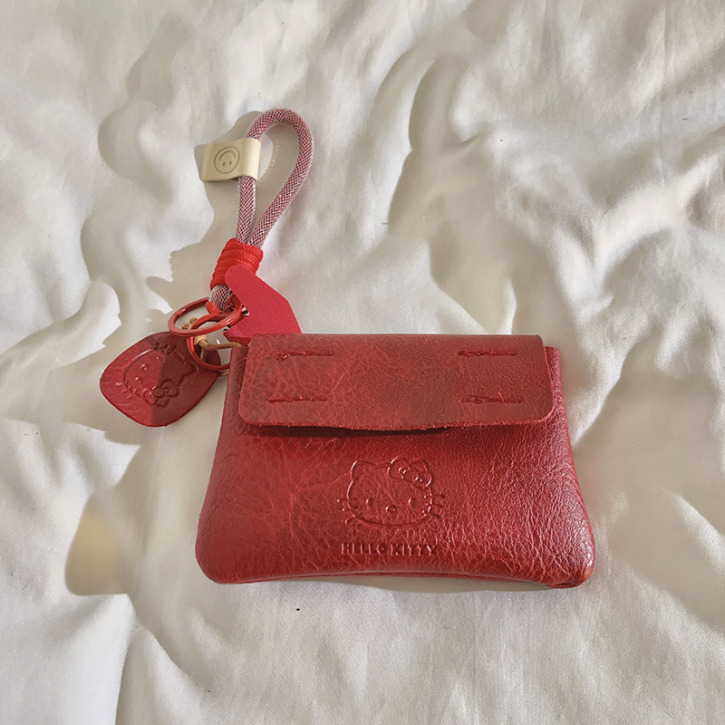 高级感立体收纳酒红皮质KT猫包包编织短款手绳适用于手机壳网红可爱女款钥匙扣耳机套卡包零钱袋便携结实挂链