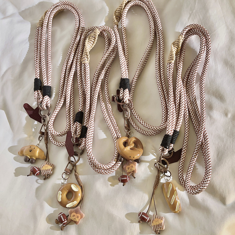 创意个性橄榄球面包饼干牛角包适用于手机壳挂件多功能手机链百搭ccd相机趣味可爱学生女款斜跨长绳户外防丢