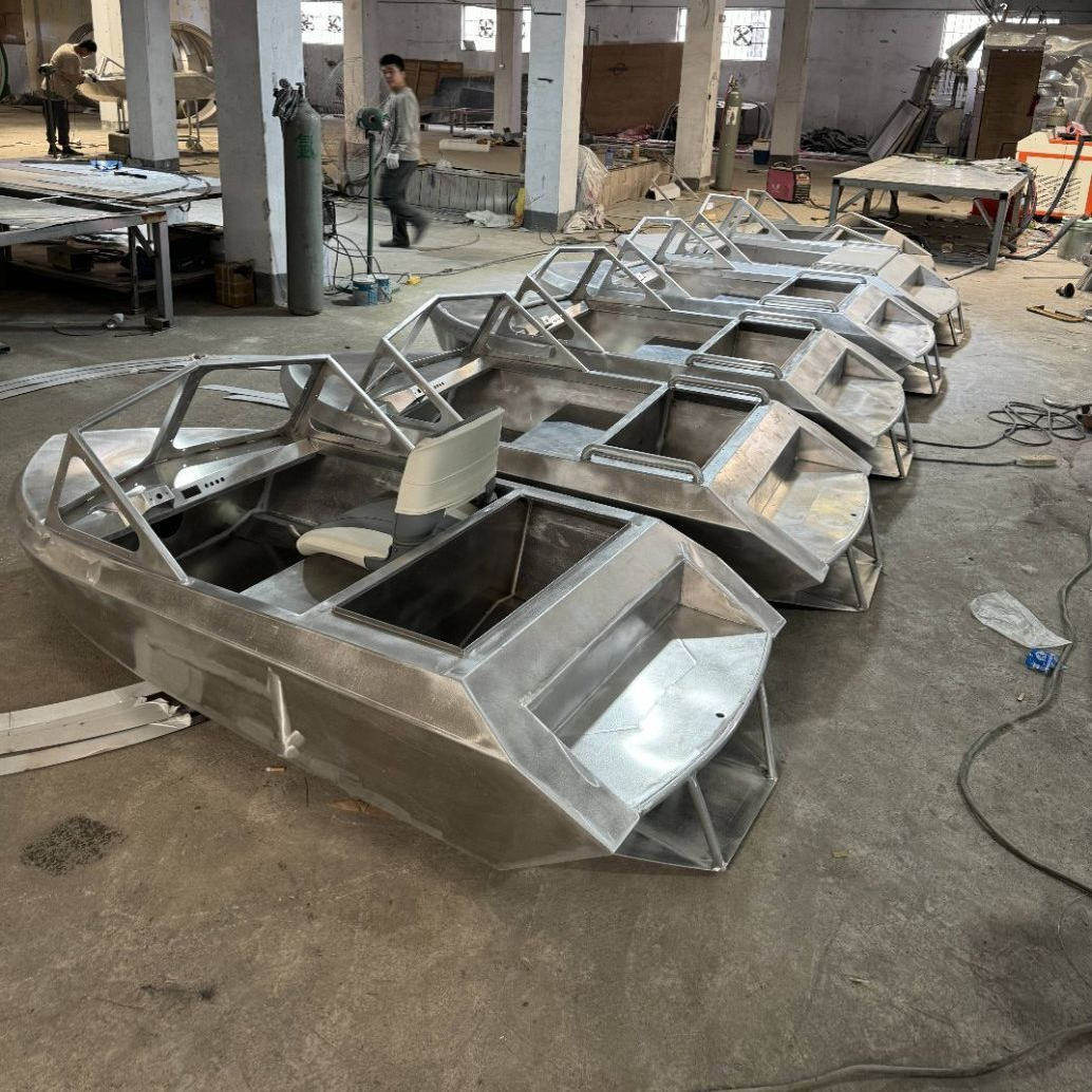 厂家直销定制水上卡丁船赛道电动钓鱼船小型救生艇