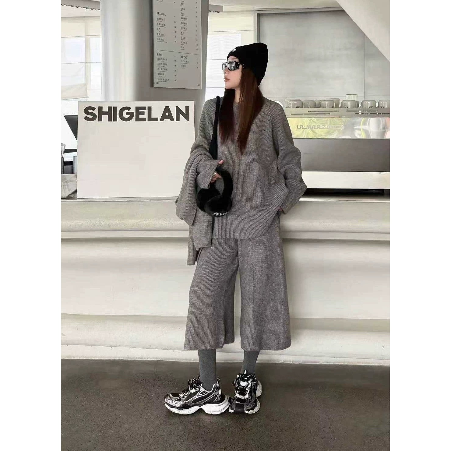 诗歌兰女装2025冬款 771慵懒温柔围巾毛衣+七分针织裤三件套装女