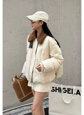 秒发诗歌兰89690时髦个性设计感羊羔毛翻领白鸭绒羽绒服女2025冬