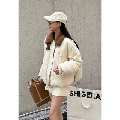 秒发诗歌兰89690时髦个性设计感羊羔毛翻领白鸭绒羽绒服女2025冬